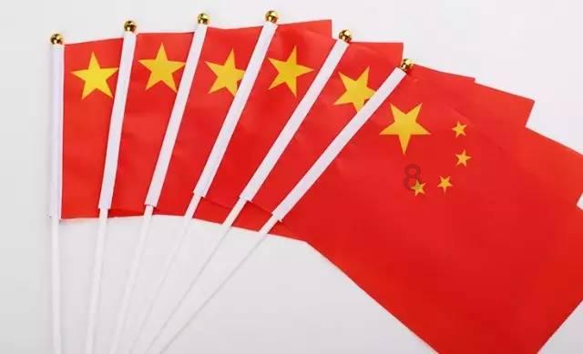 救援秀气的男孩
