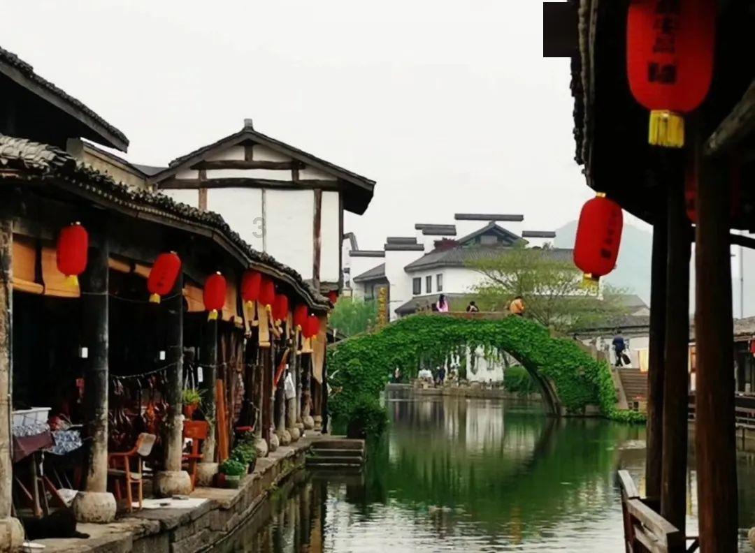 白色鞋子脏了，怎么办？游戏画面